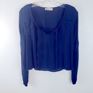 Hollister laced long sleeve laced crop top.